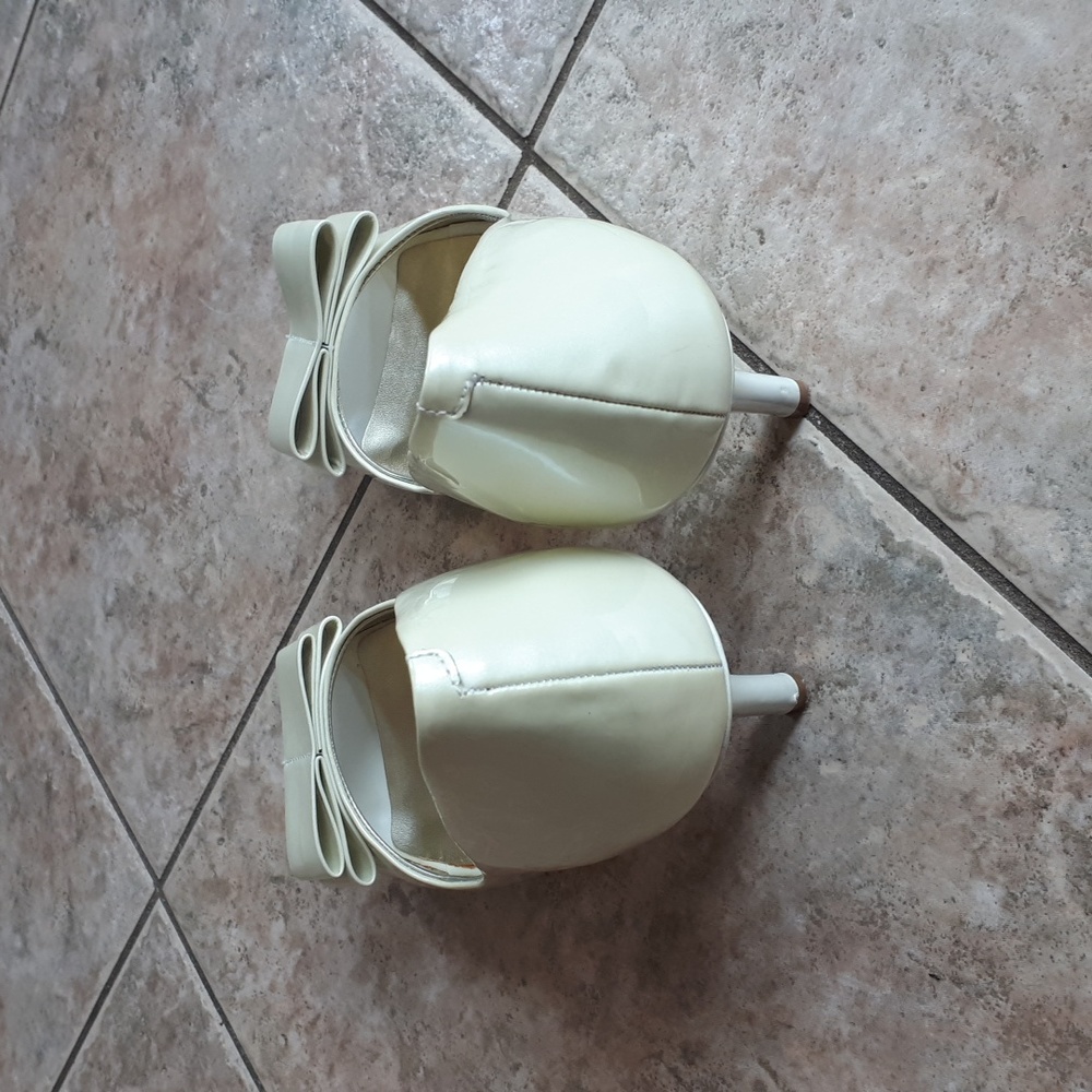 Jessica Simpson bow heels - Picture 4 of 6